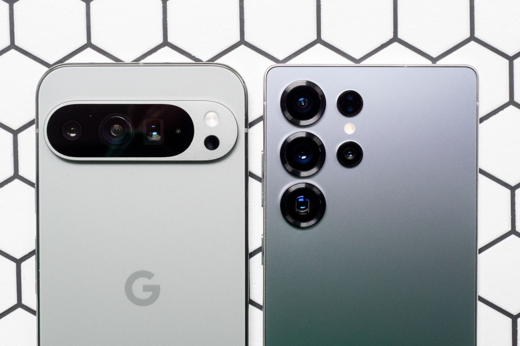 The Google Pixel 9 Pro XL (left) next to the Samsung Galaxy S25 Ultra