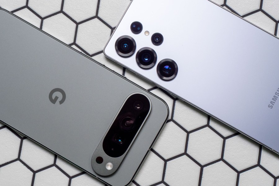 The camera units of the Google Pixel 9 Pro XL and the Samsung Galaxy S25 Ultra