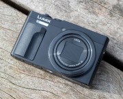 Panasonic Lumix ZS99 / TZ99 on a wooden surface