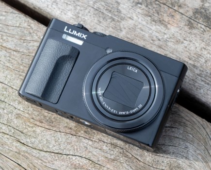 Panasonic Lumix ZS99 / TZ99 on a wooden surface