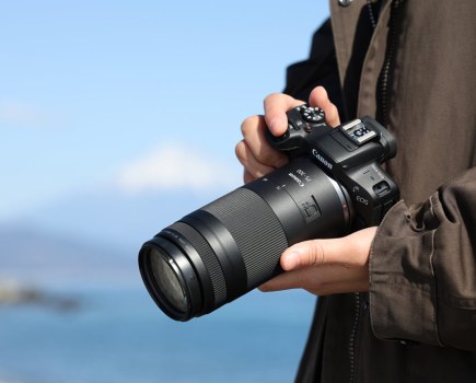 Canon RF 75-300mm F4-5.6. in hand Image: Canon