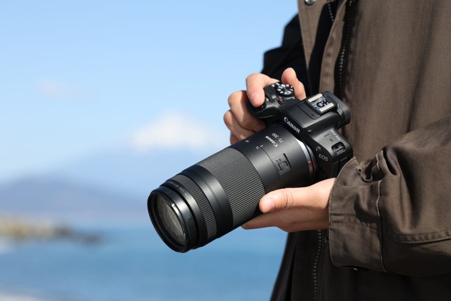 Canon RF 75-300mm F4-5.6. in hand Image: Canon