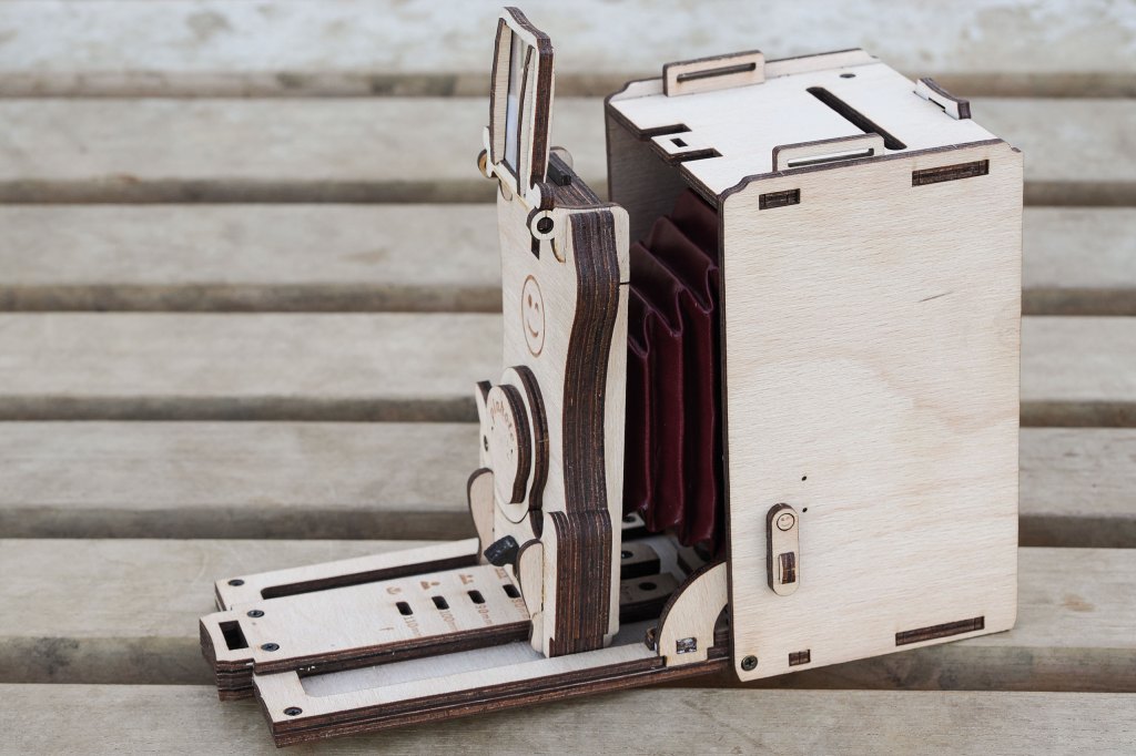JollyLook Instant Film Camera side view