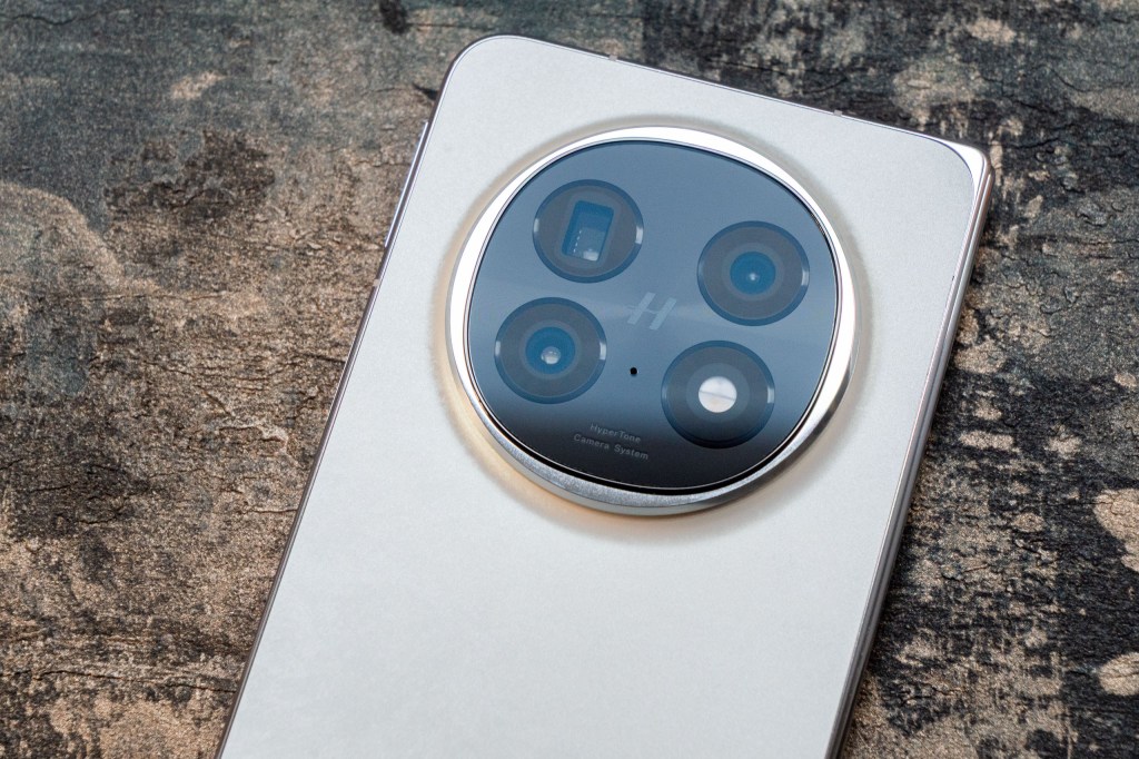 The cameras of the Oppo Find N5