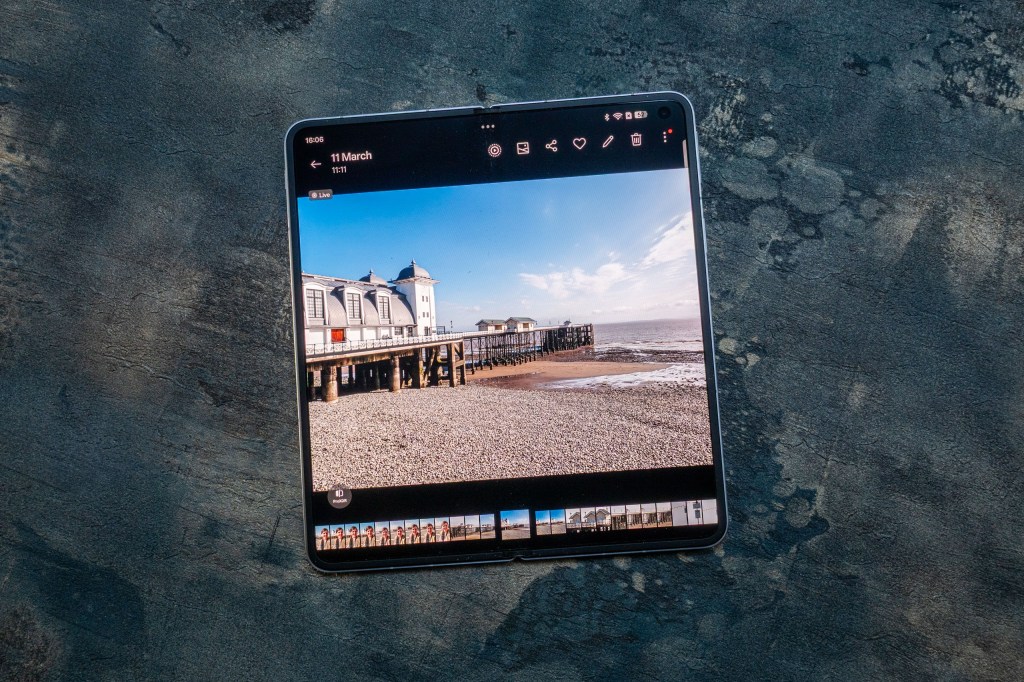 The Oppo Find N5 unfolded, with an image taken with the camera shown on screen
