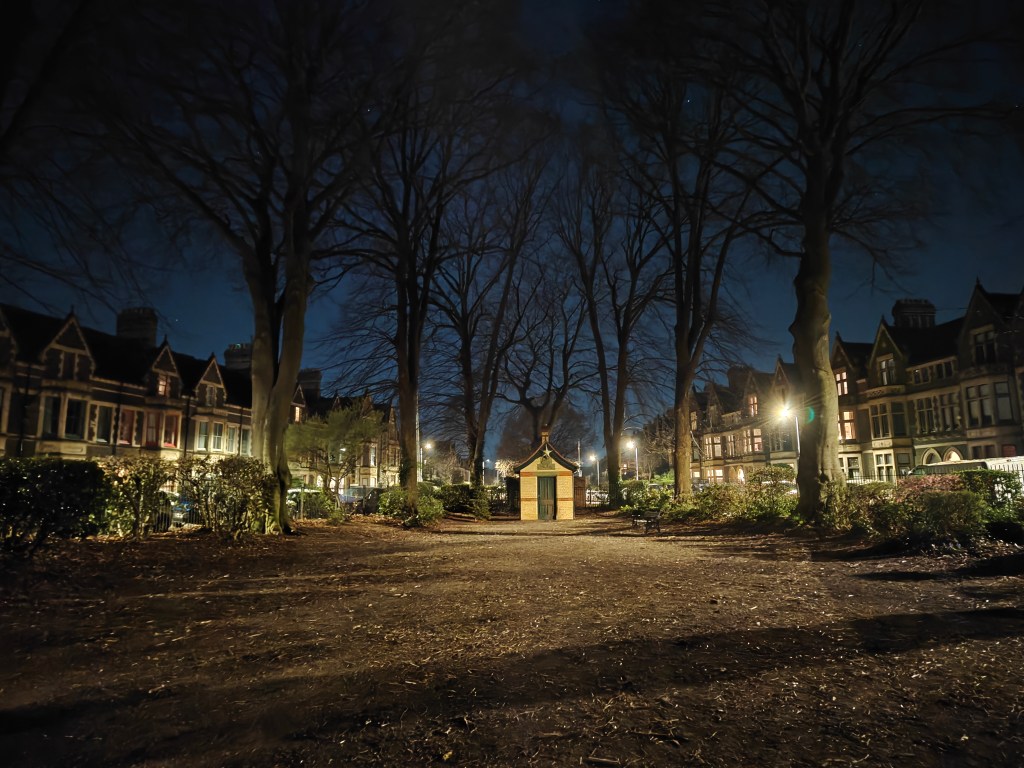 A low light image taken with the Oppo Find N5, 1x Lens