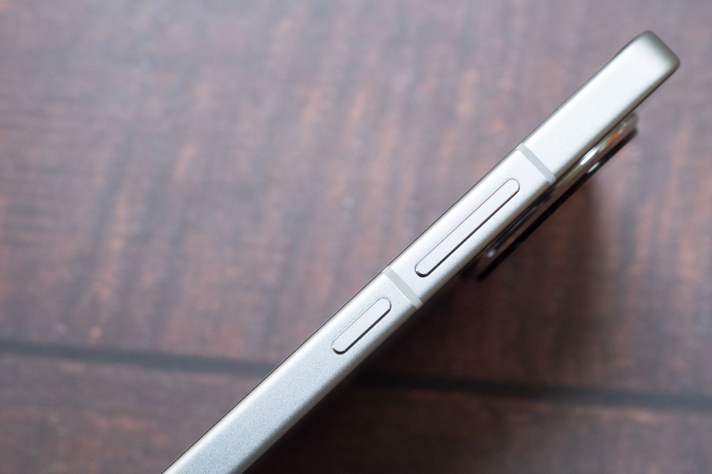 Buttons on the side of the Poco F7 Pro