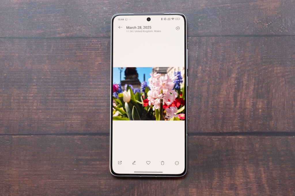 The screen of the Poco F7 Pro switched on, showing an image taken with it