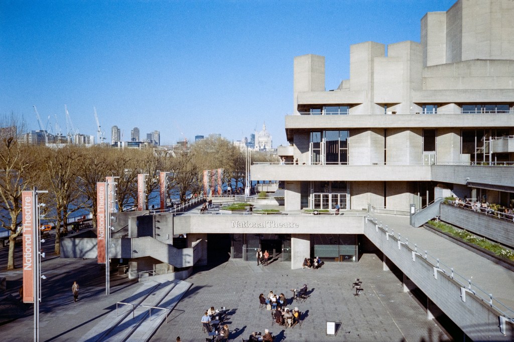 Rollei 35AF London National Theatre sample image
