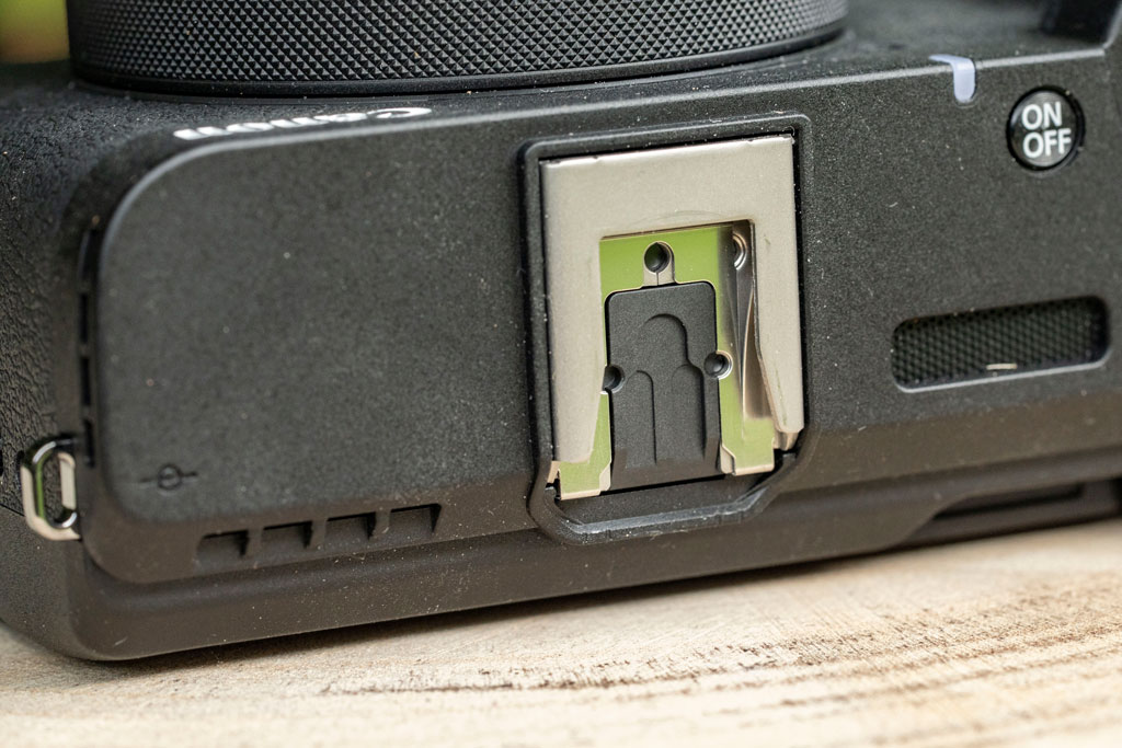 Canon PowerShot V1 hot shoe