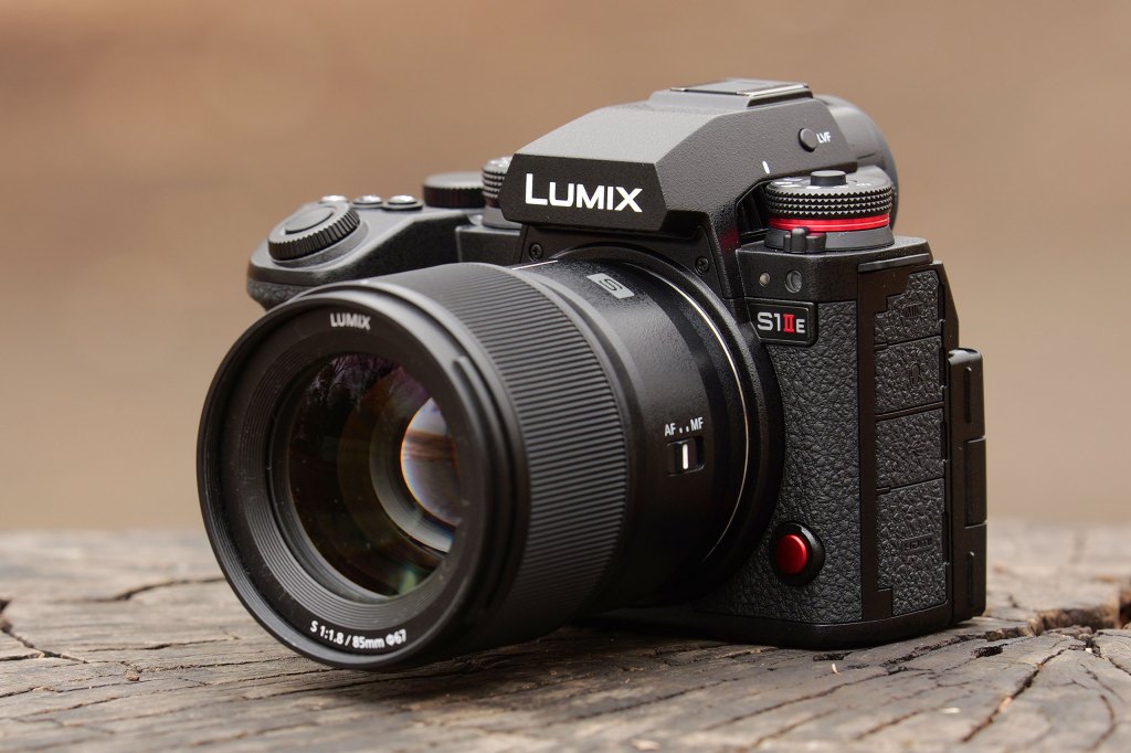 Panasonic Lumix S1IIE with 85mm F1.8 lens
