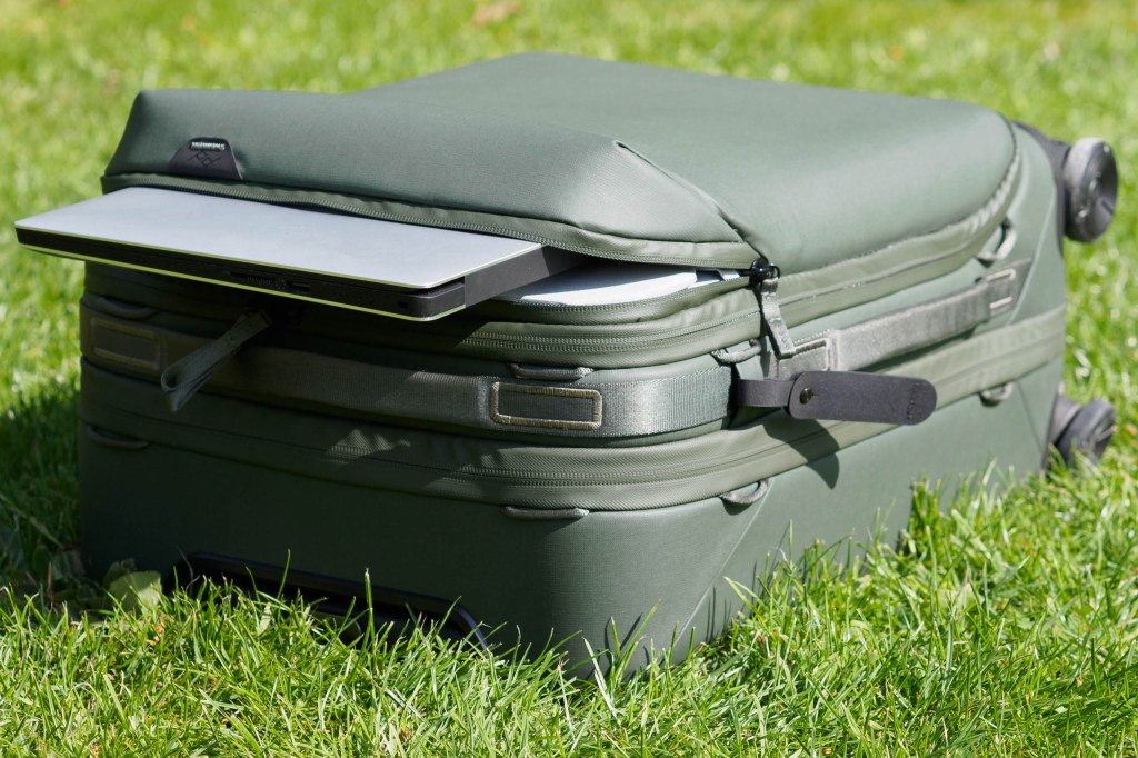 Peak Design Roller Pro laptop compartment.