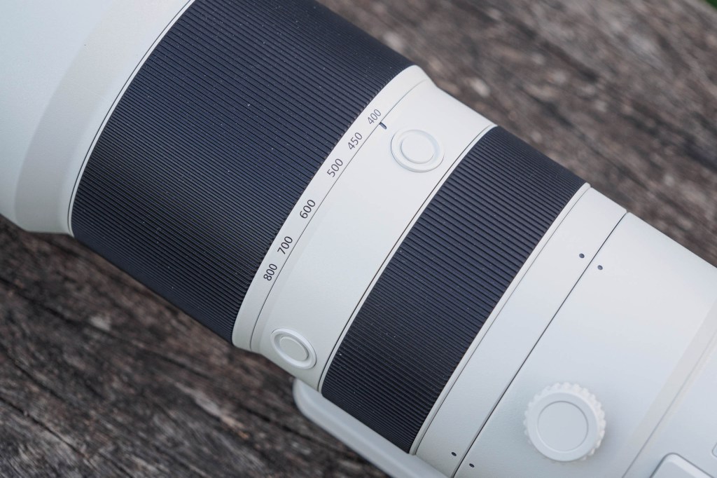 Sony FE 400-800mm F6.3-8 G OSS zoom ring