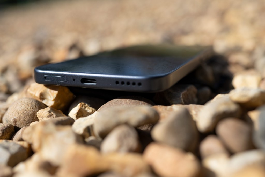 Honor 400, bottom