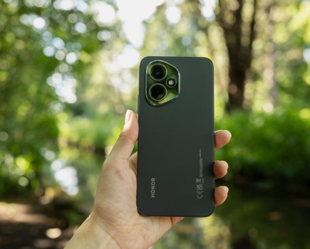 Honor 400 in hand