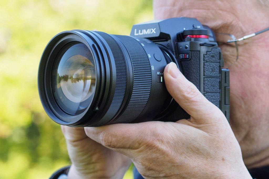 Panasonic Lumix S 24-60mm F2.8 in use