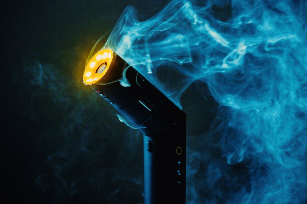 Colbor CineFlare CF5 in use with LED light unit.
