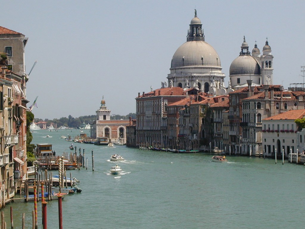 Venice photo straight out of camera from July 2000, taken on Hoey’s Olympus C-2020 Z. The memory card could only hold 48 photos. Image Credit: Gavin Hoey SINGLE IMAGE USE