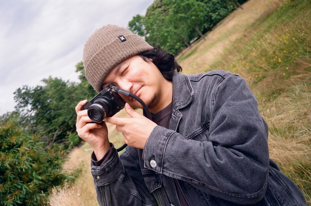 Portrait taken on a cloudy day with the Olympus Mju I. Despite being overcast and colours being less vibrant, being outdoors brings a lot more contrast to the image. Image credit: Isabella Ruffatti
