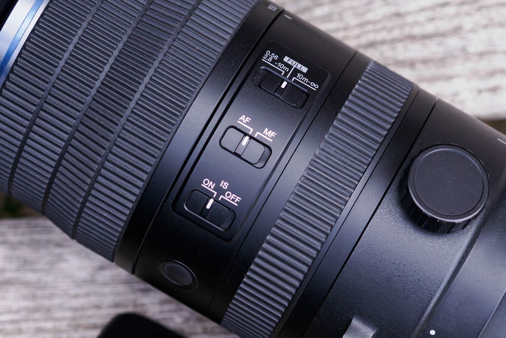 OM System 150-600mm F5-6.3 IS control switches.