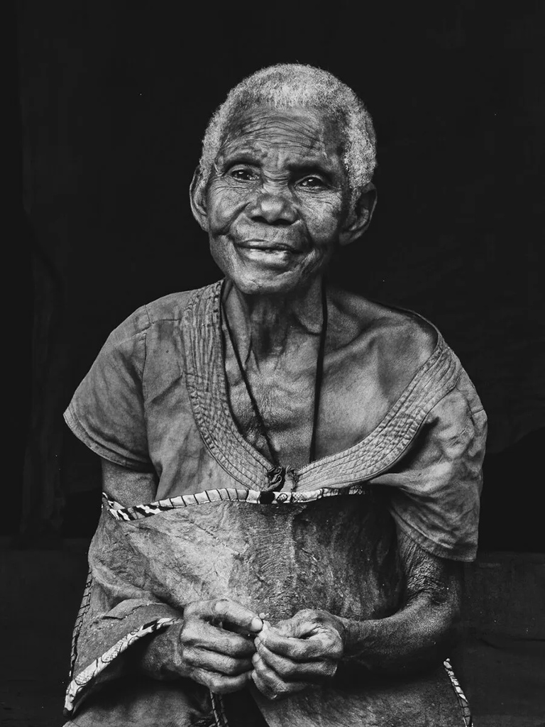 black and white portrait of elderly lady