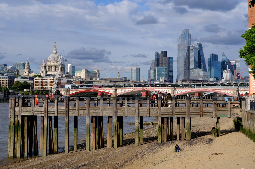 Sigma 17-40mm F1.8 City of London sample image