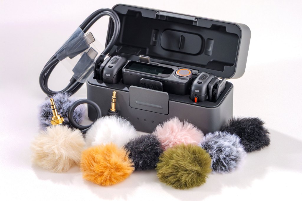 DJI Mic 3 full kit contents