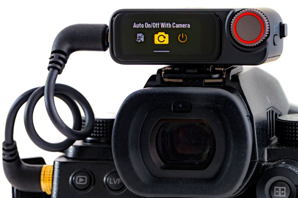 DJI Mic 3 receiver showing menu