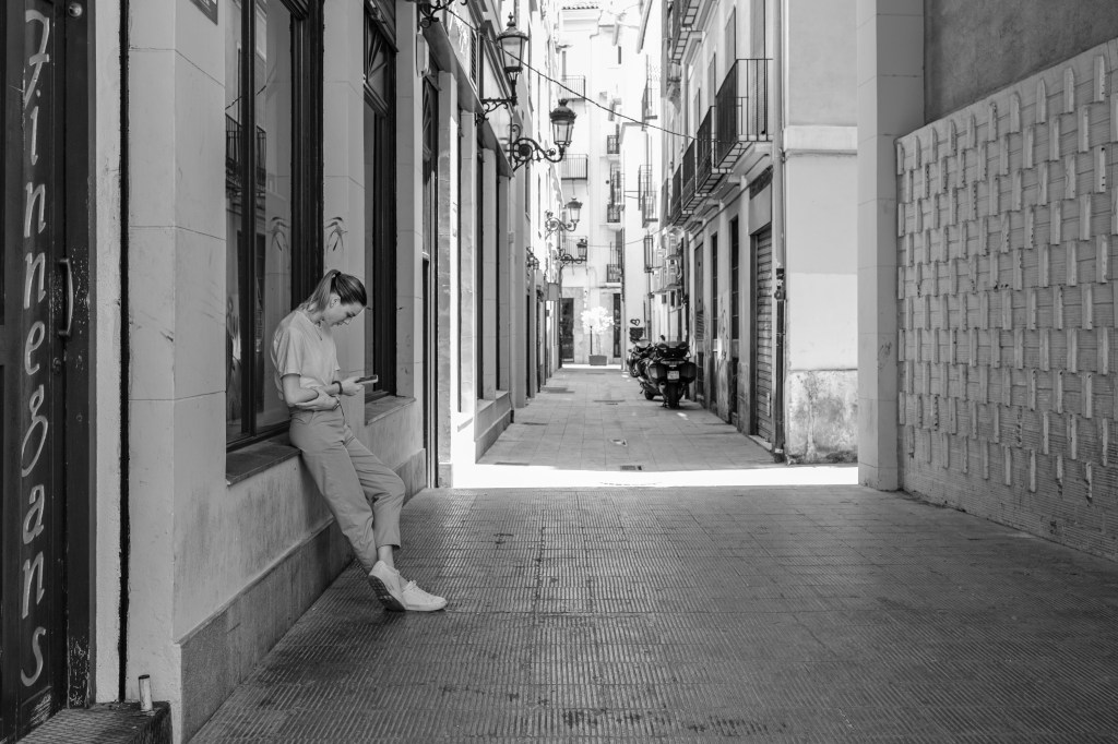 Fujifilm X-E5 black & white street photography sample image