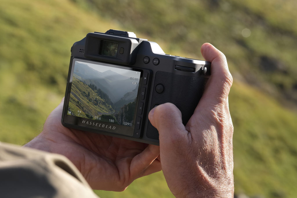Hasselblad X2D II 100C OLED HDR display