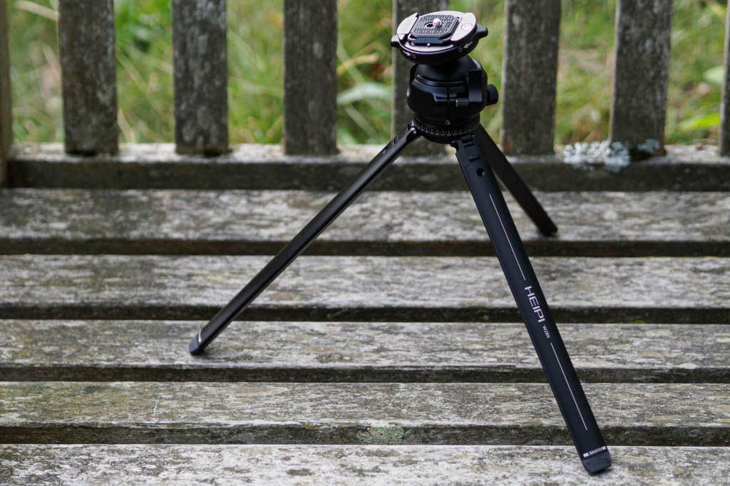 Heipi W28S sub-tripod with head