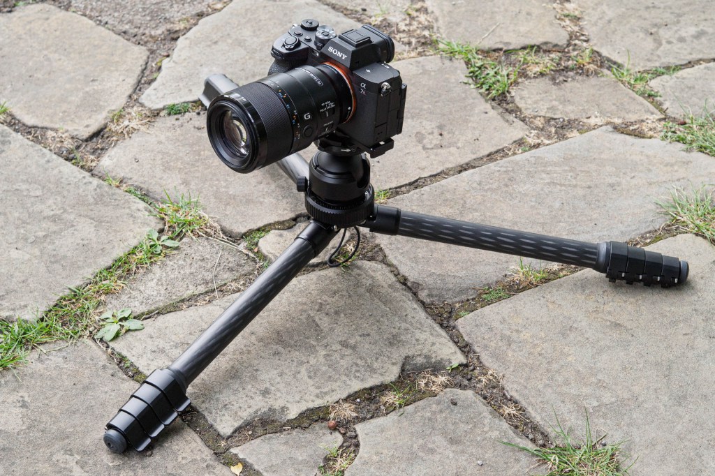 Heipi W28S sub-main tripod at minimum height