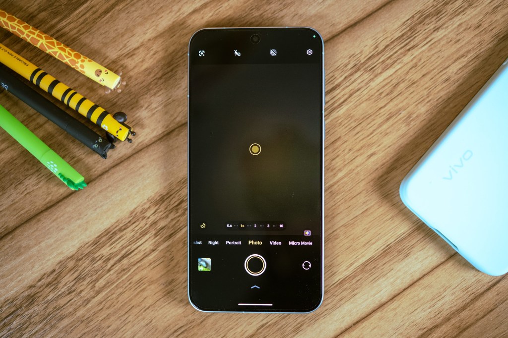 Vivo X200FE native camera app