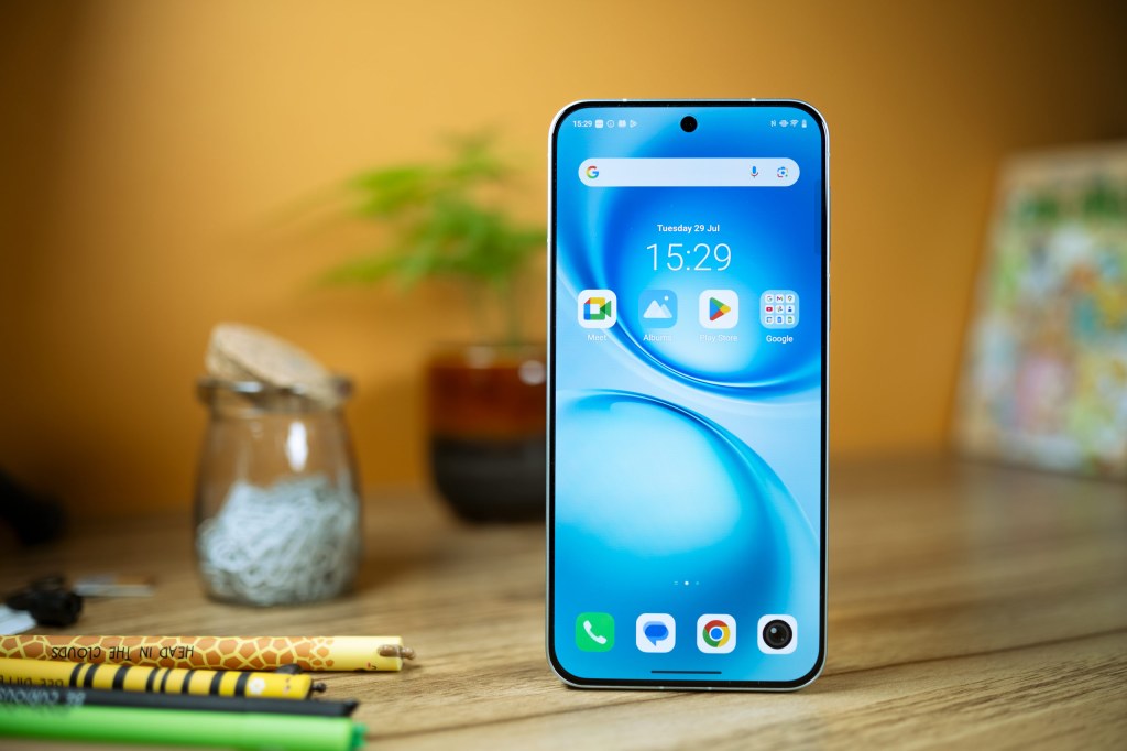 Vivo X200FE main menu