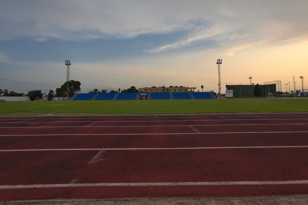 Vivo V60 0.6x lens sample image football stadium