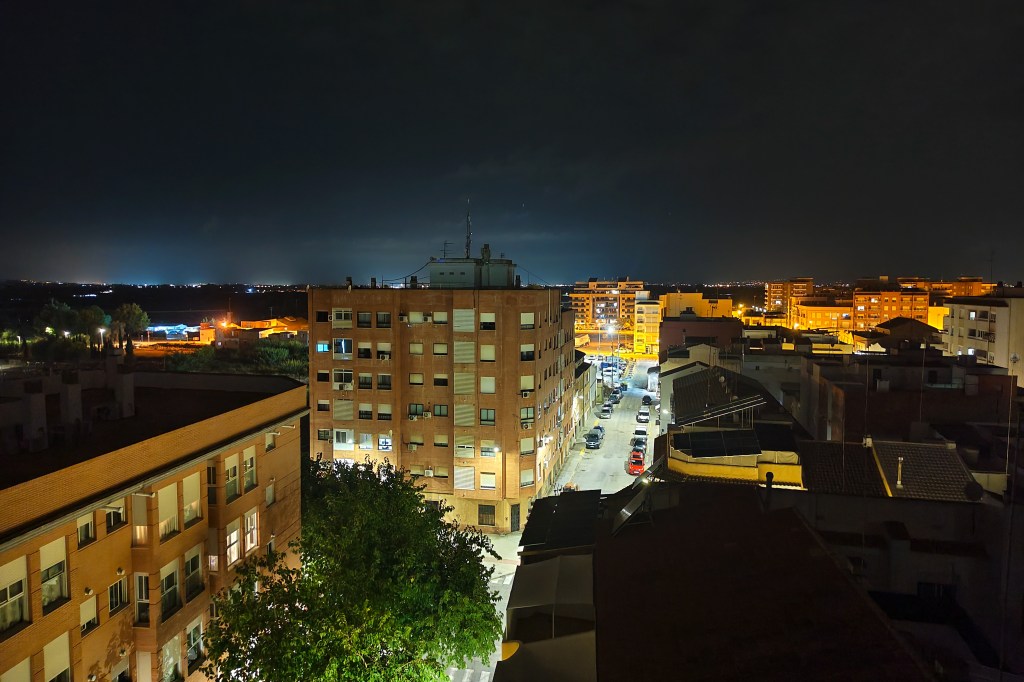 Vivo V60 Night sample image cityscape