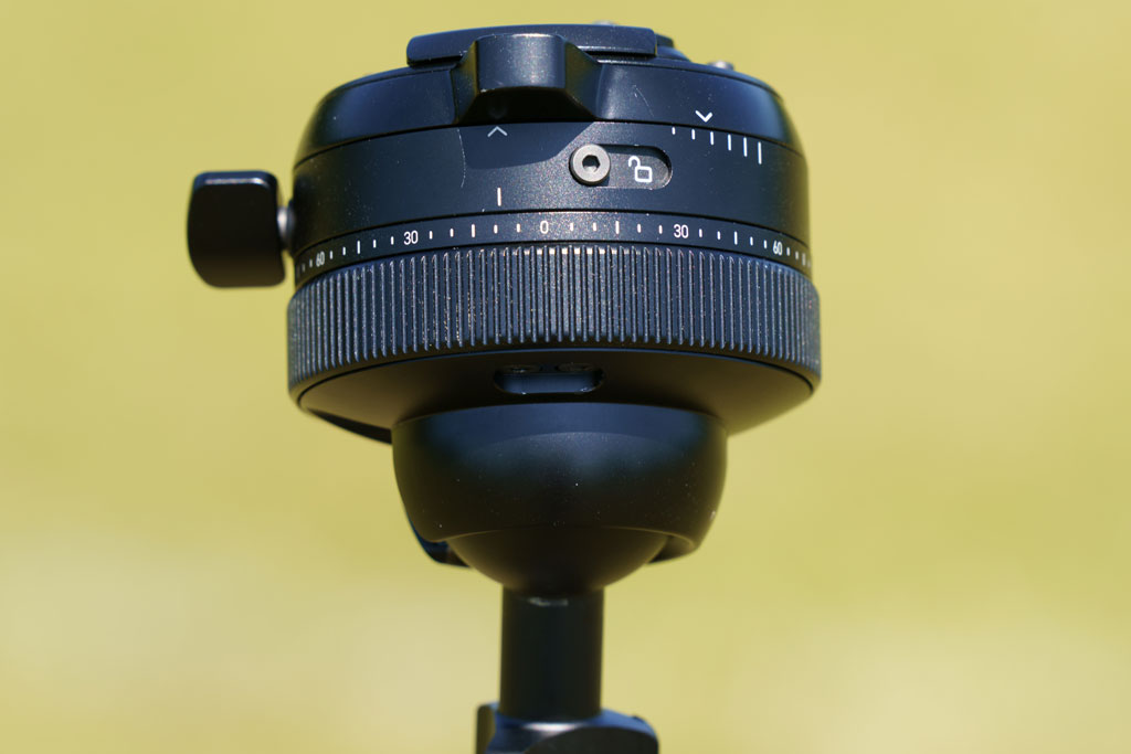 Peak Design Pro Tripod camera clamp lock switch. 
