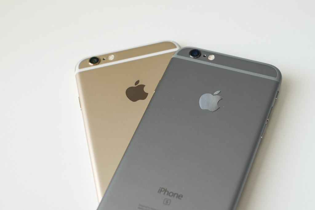iPhone 6S and 6 in gold and grey.