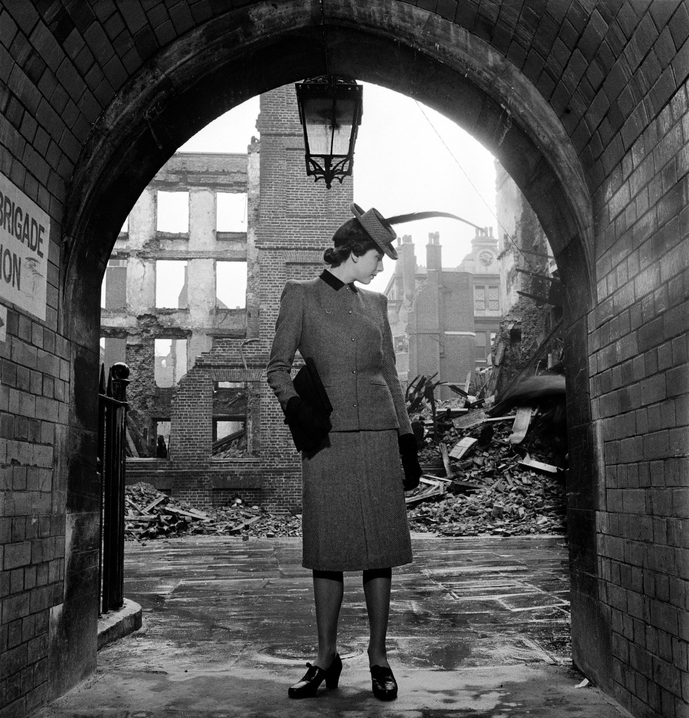 Lee Miller, Model Elizabeth Cowell wearing Digby Morton suit, London 1941. Lee Miller Archives. © Lee Miller Archives, England 2025. All rights reserved. leemiller.co.uk. SINGLE USE ONLY