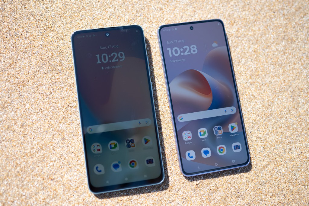 Moto G86 vs G56 screen