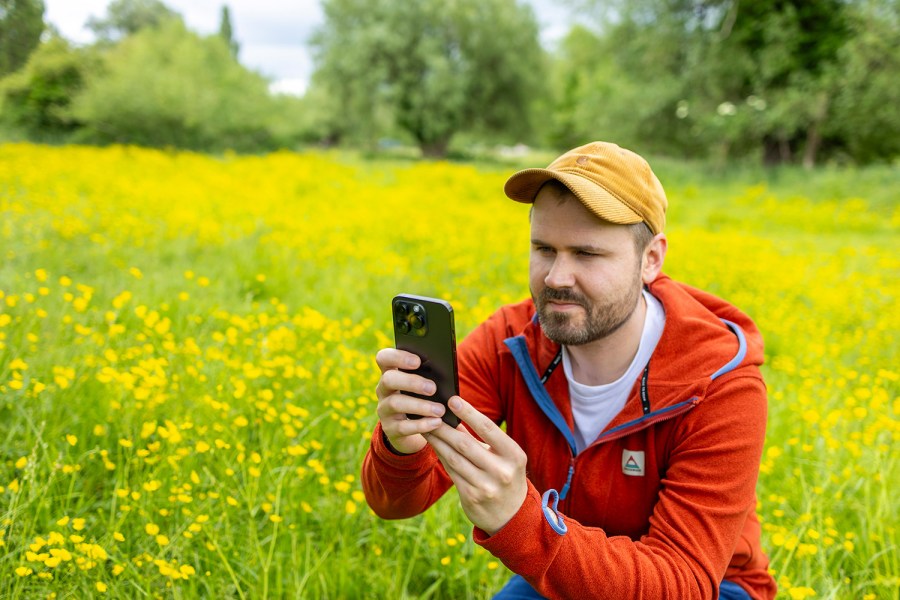 Dan Mold using an iPhone