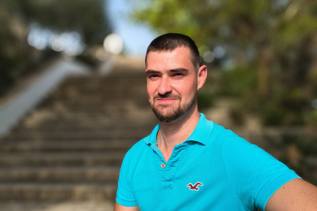Moto G86 sample image, portrait mode