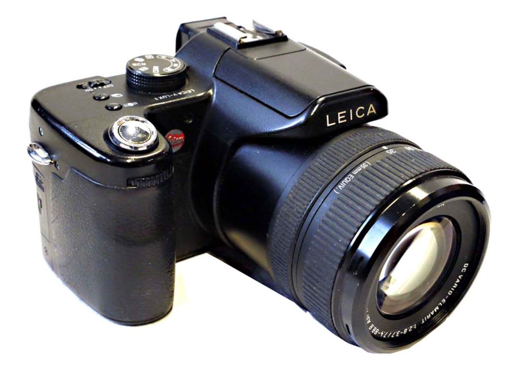 Leica V-Lux 1, a compact with the advantages of an SLR (Picture courtesy of MW Classic Cameras)