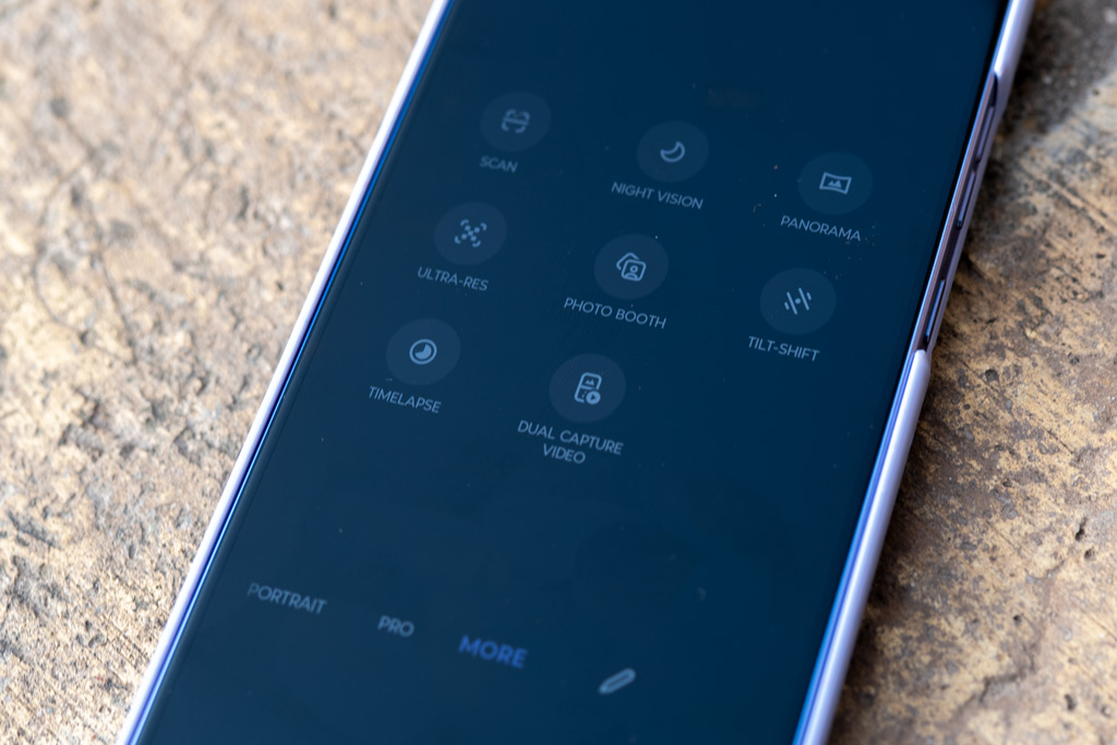 Moto G86 photo menu