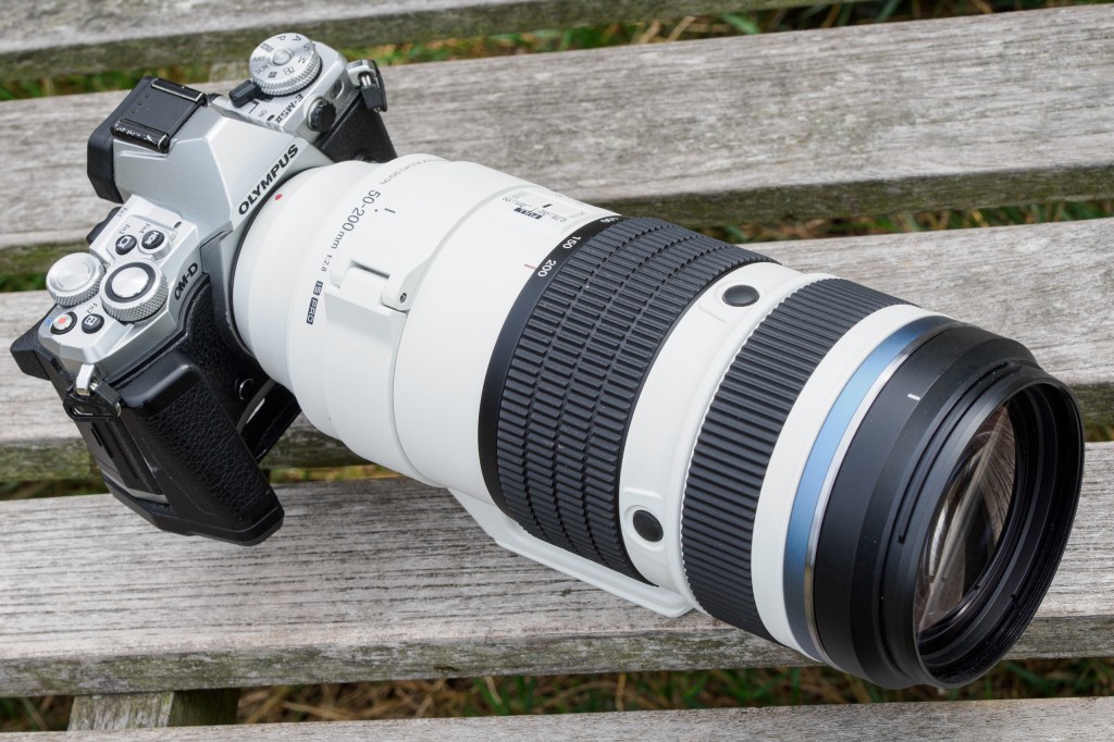 OM System 50-200mm F2.8 IS Pro on Olympus E-M5 II with ECG-3 handgrip