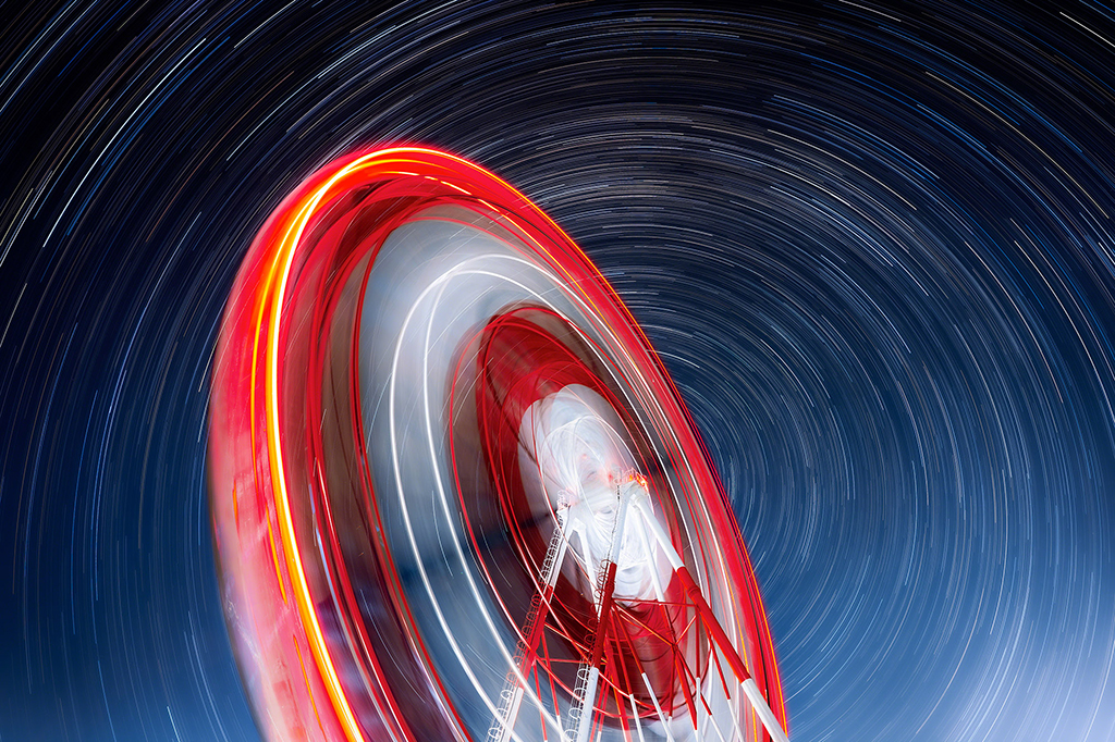 long exposure of giant Ferris wheel at Mirageland in Uozu against night sky
