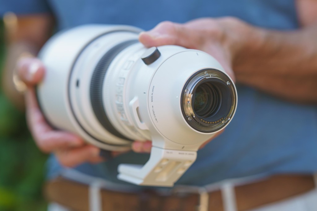 Sigma 200mm F2 DG OS Sports mount
