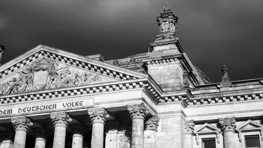 Best iPhone black and white apps