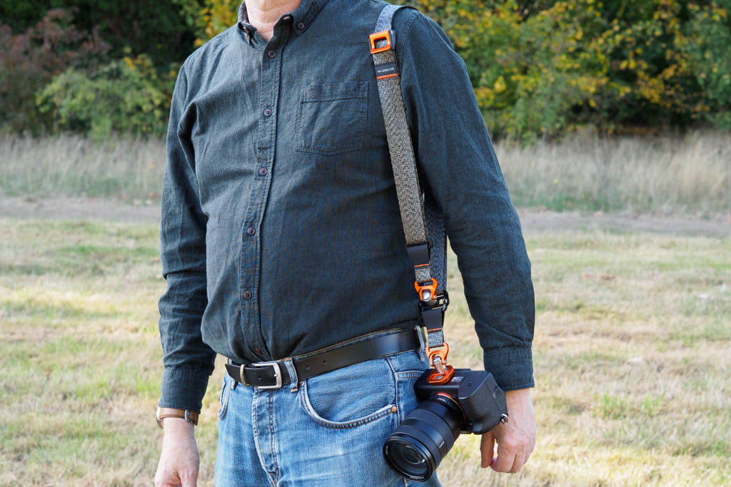 3 Legged Thing Axis 34 in shoulder strap mode