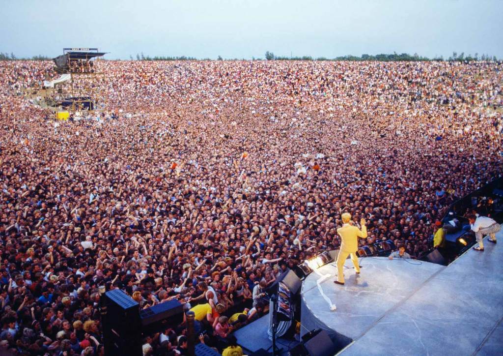 Bowie on-stage at the Milton Keynes Bowl, Serious Moonlight tour, 1983